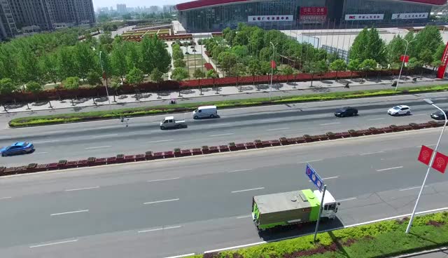 信陽雄獅重工清掃車作業(yè)現(xiàn)場(chǎng)