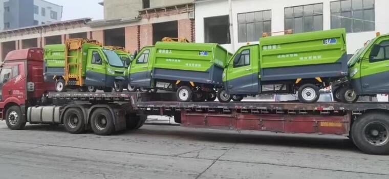 雄獅重工環(huán)衛(wèi)車批量交付信陽市淮濱縣，助力打好攻堅戰(zhàn)